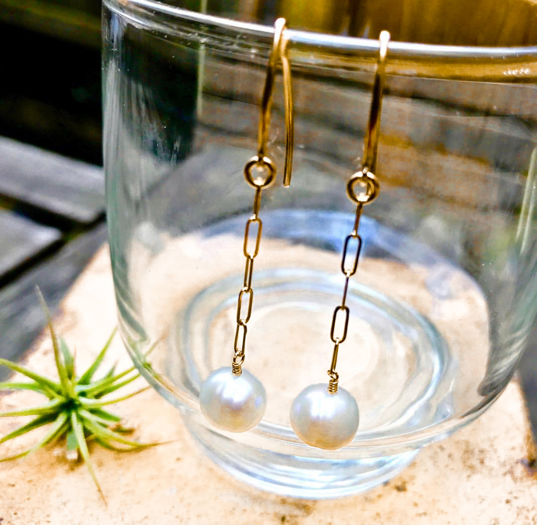 round pearl elongated chain drop earrings - valentshop.com
