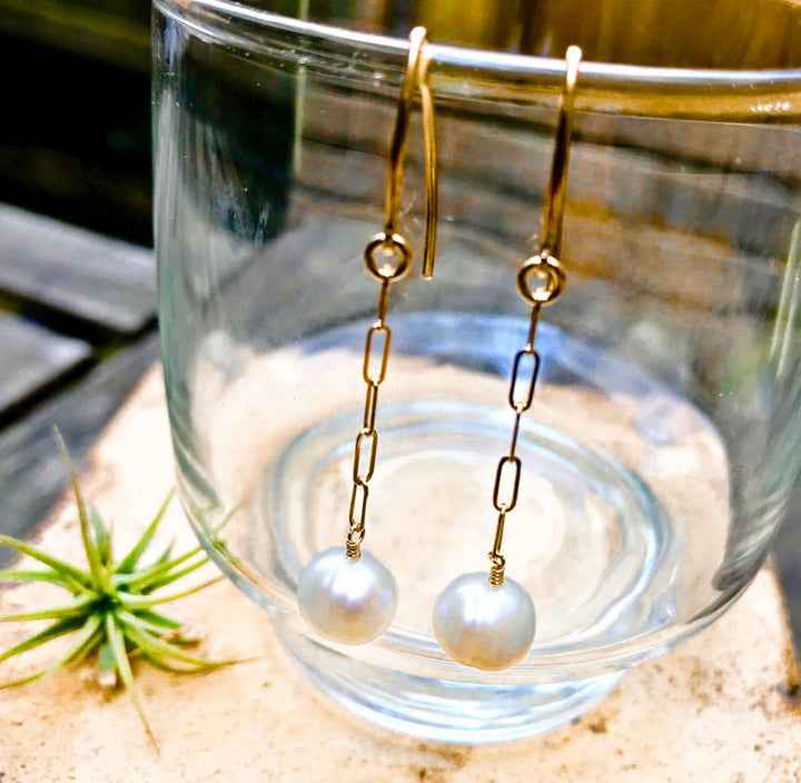 round pearl elongated chain drop earrings - valentshop.com