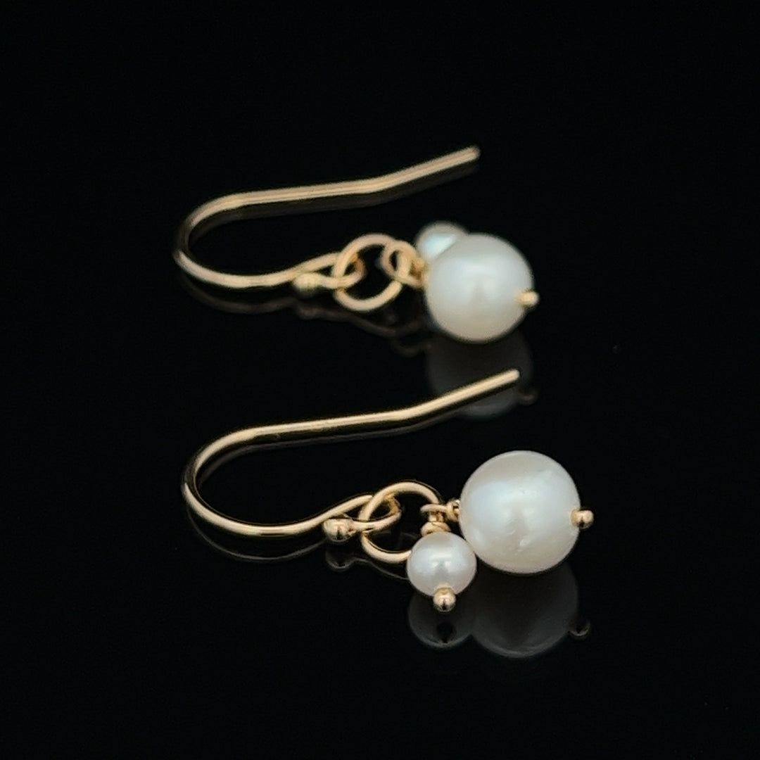 van luna - akoya pearl duet earrings - valentshop.com