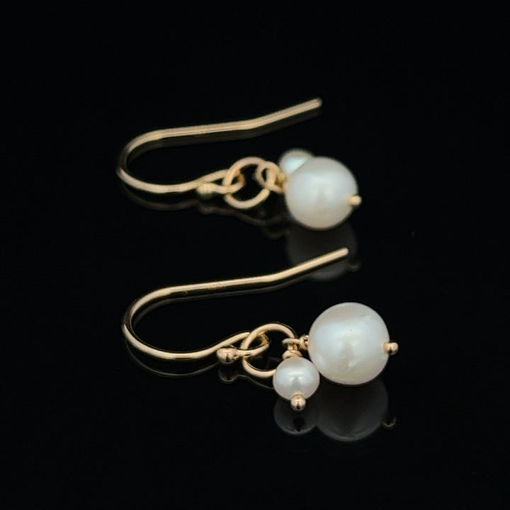 van luna - akoya pearl duet earrings - valentshop.com