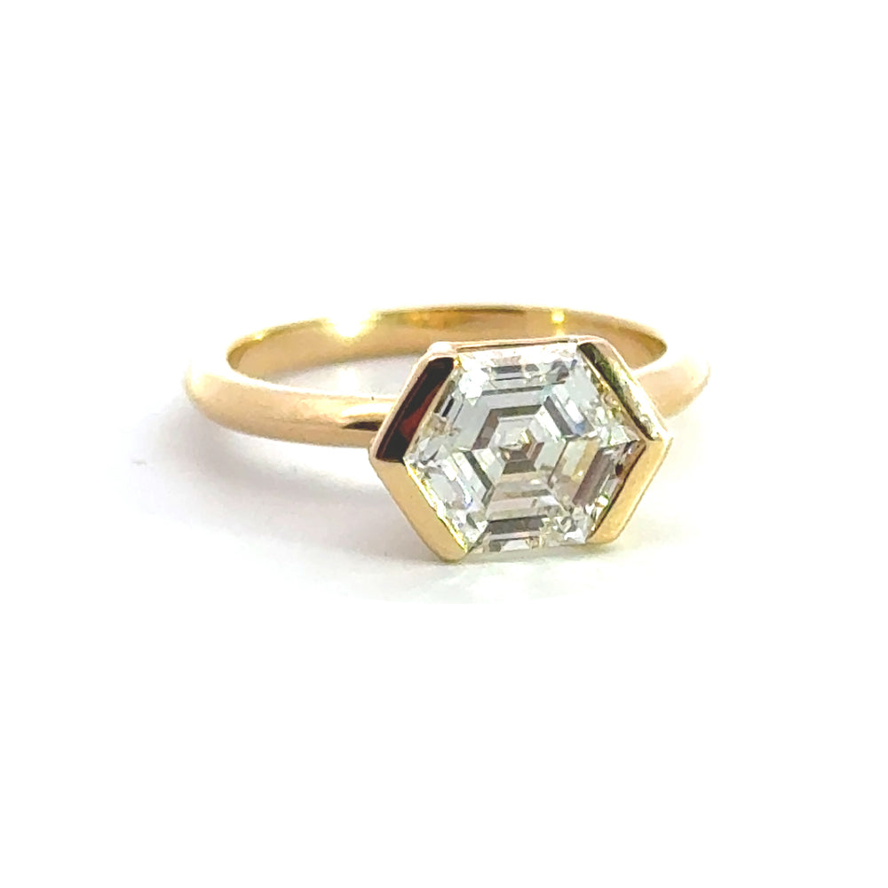 1.81 ct hexagon diamond half-bezel engagement ring - Valentshop Jewelry