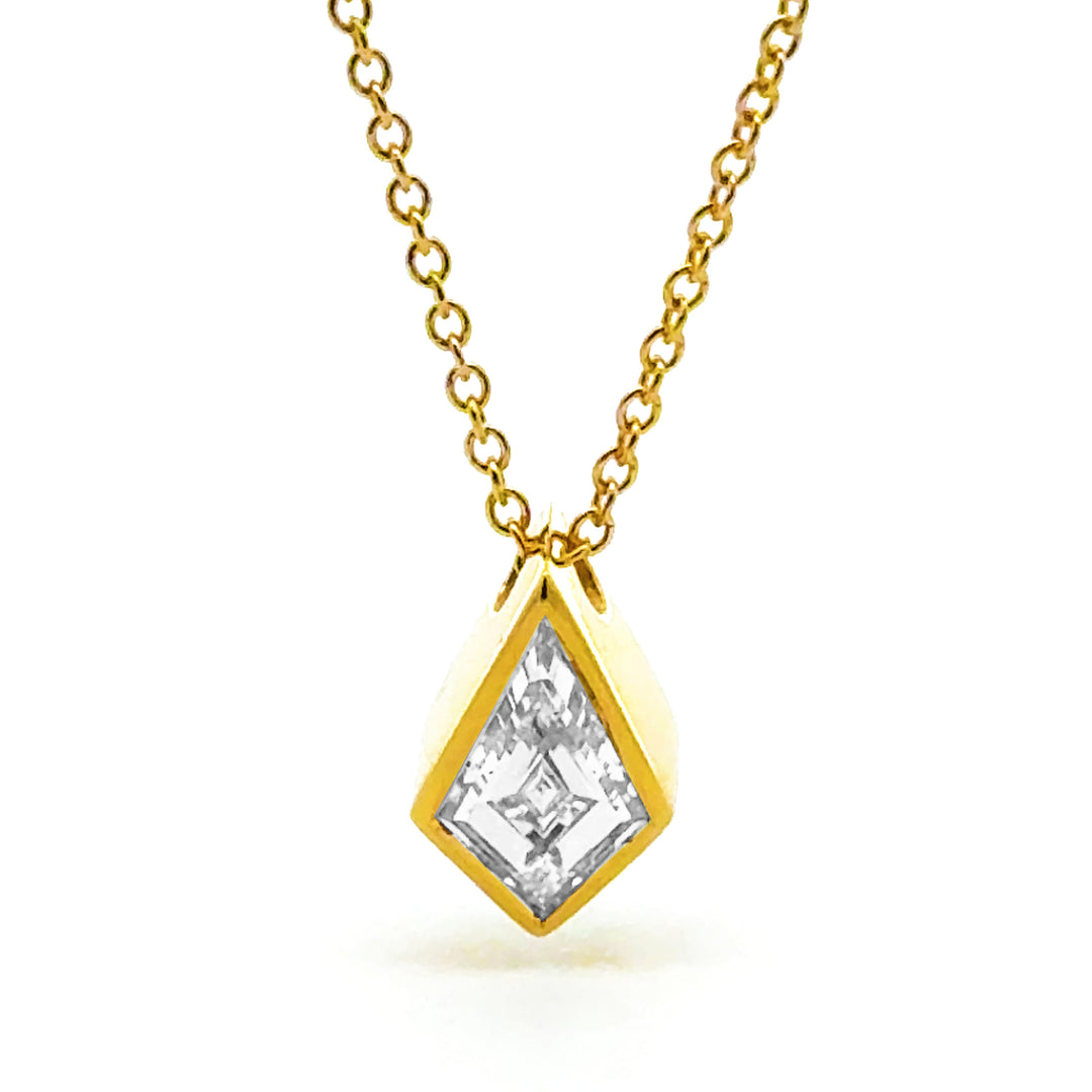 Linea - Full Bezel Kite Diamond Necklace, 18K yellow gold - Valentshop Jewelry