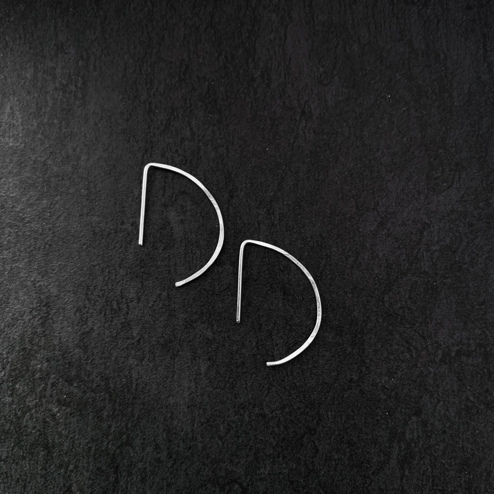 "moda" - artisanal hammered hoops - valentshop.com