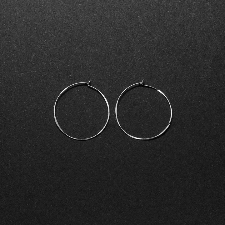 "classico" - artisanal hammered earrings - valentshop.com