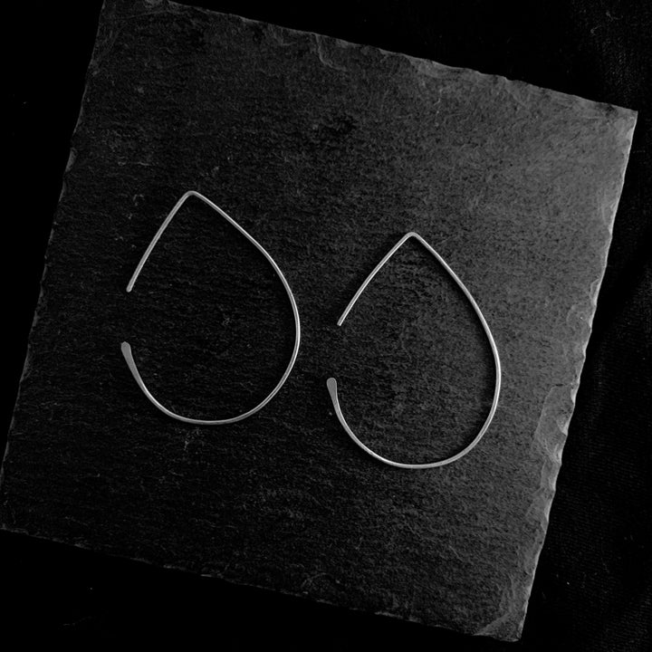 "pera" - artisanal hammered earrings - valentshop.com