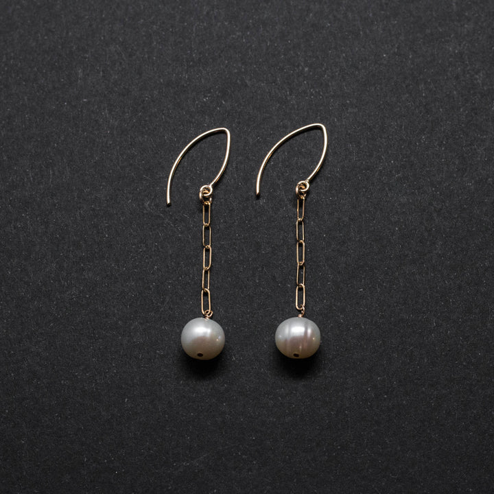 round pearl elongated chain drop earrings - valentshop.com
