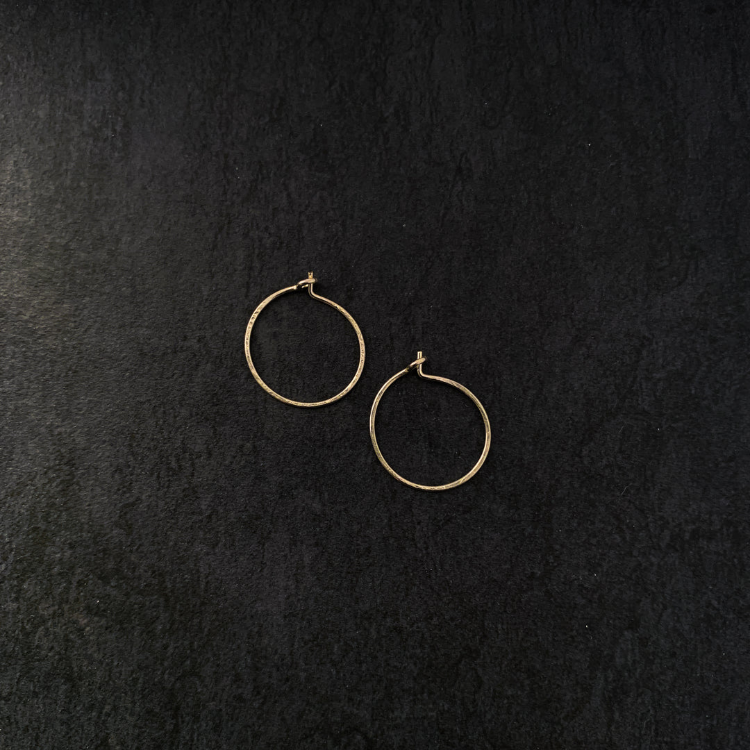 "piccola" - artisanal hammered hoops - valentshop.com
