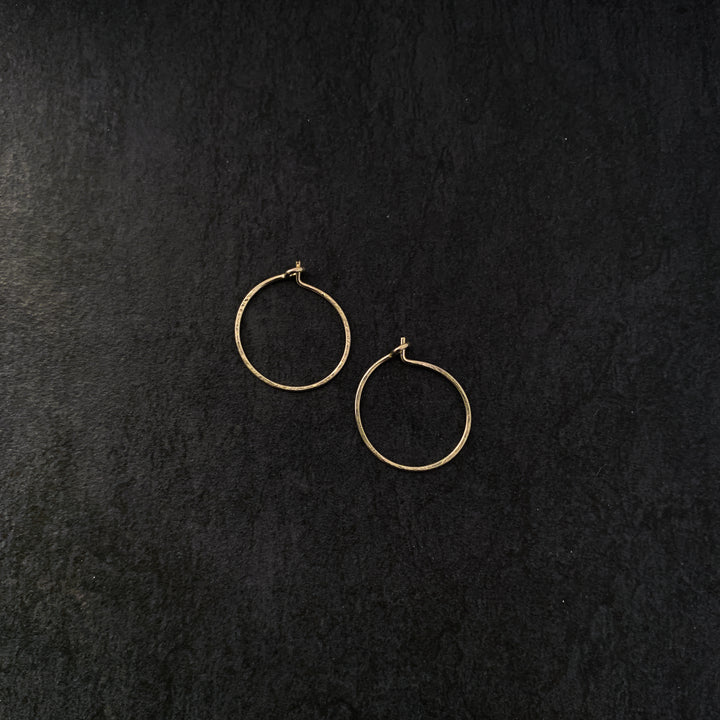 "piccola" - artisanal hammered hoops - valentshop.com