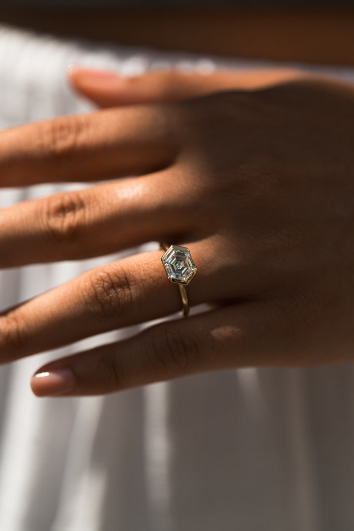 1.81 ct hexagon diamond half-bezel engagement ring - Valentshop Jewelry