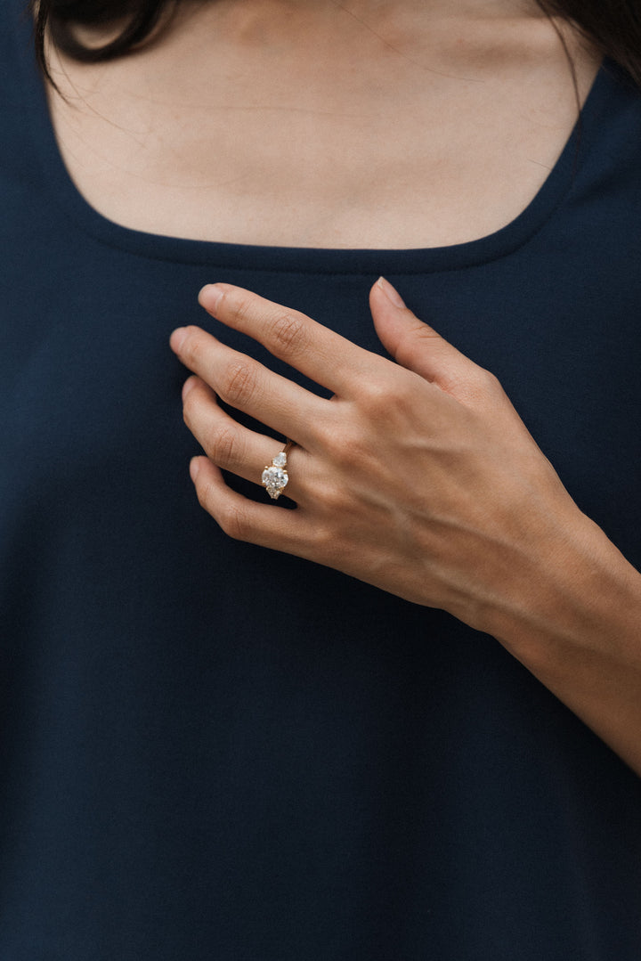 2.5 ctw oval diamond three-stone hexagon engagement ring - Valentshop Jewelry