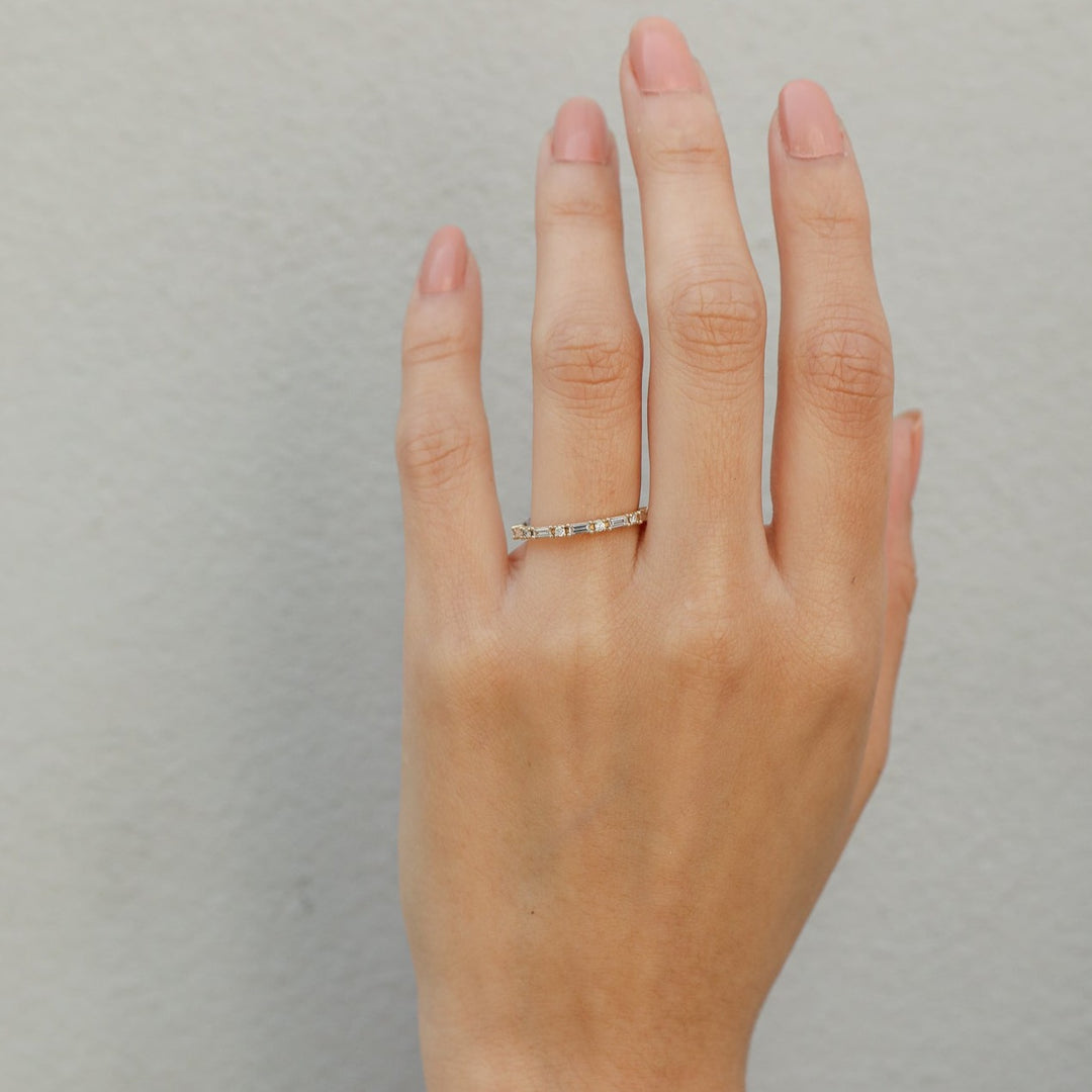 baguette & round diamond band - Valentshop Jewelry