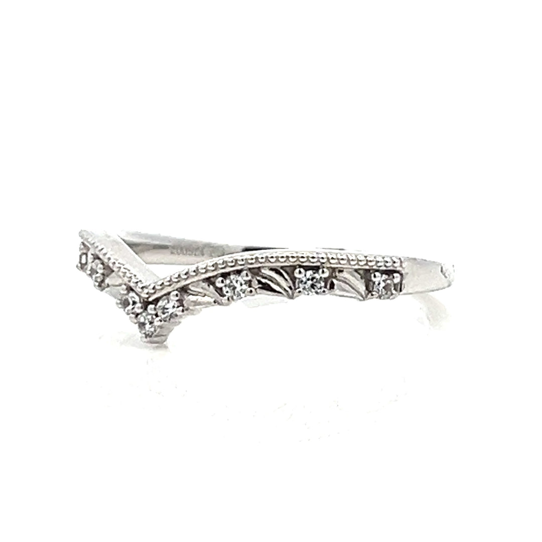 milgrain & nature-inspired v-shaped diamond band - Valentshop Jewelry