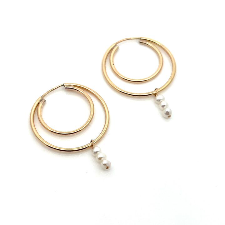small double hoop earrings with three baby pearls - valentshop.com